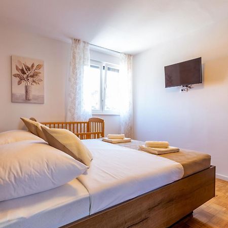 זאדאר Apolon 2Bdr Apartment With Balcony מראה חיצוני תמונה