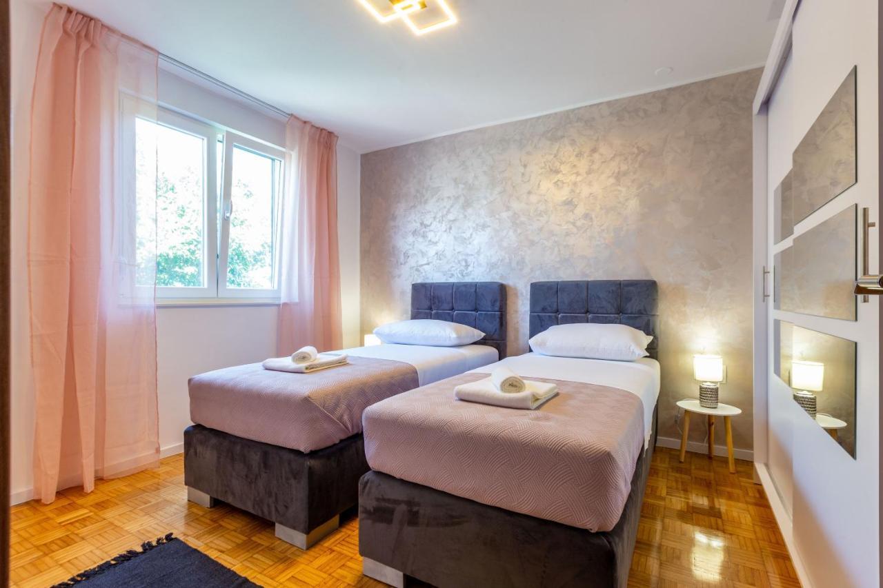 זאדאר Apolon 2Bdr Apartment With Balcony מראה חיצוני תמונה