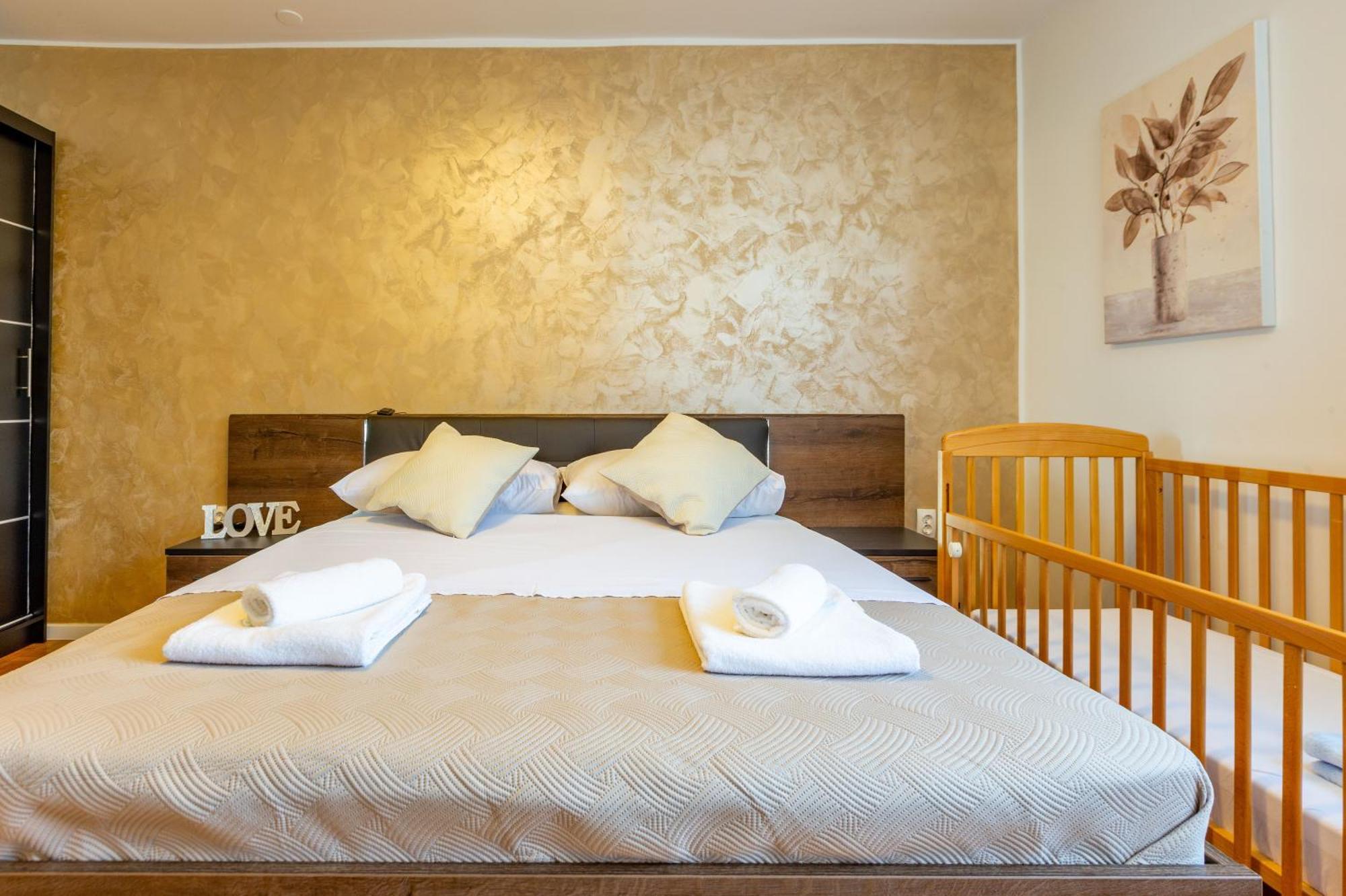 זאדאר Apolon 2Bdr Apartment With Balcony מראה חיצוני תמונה