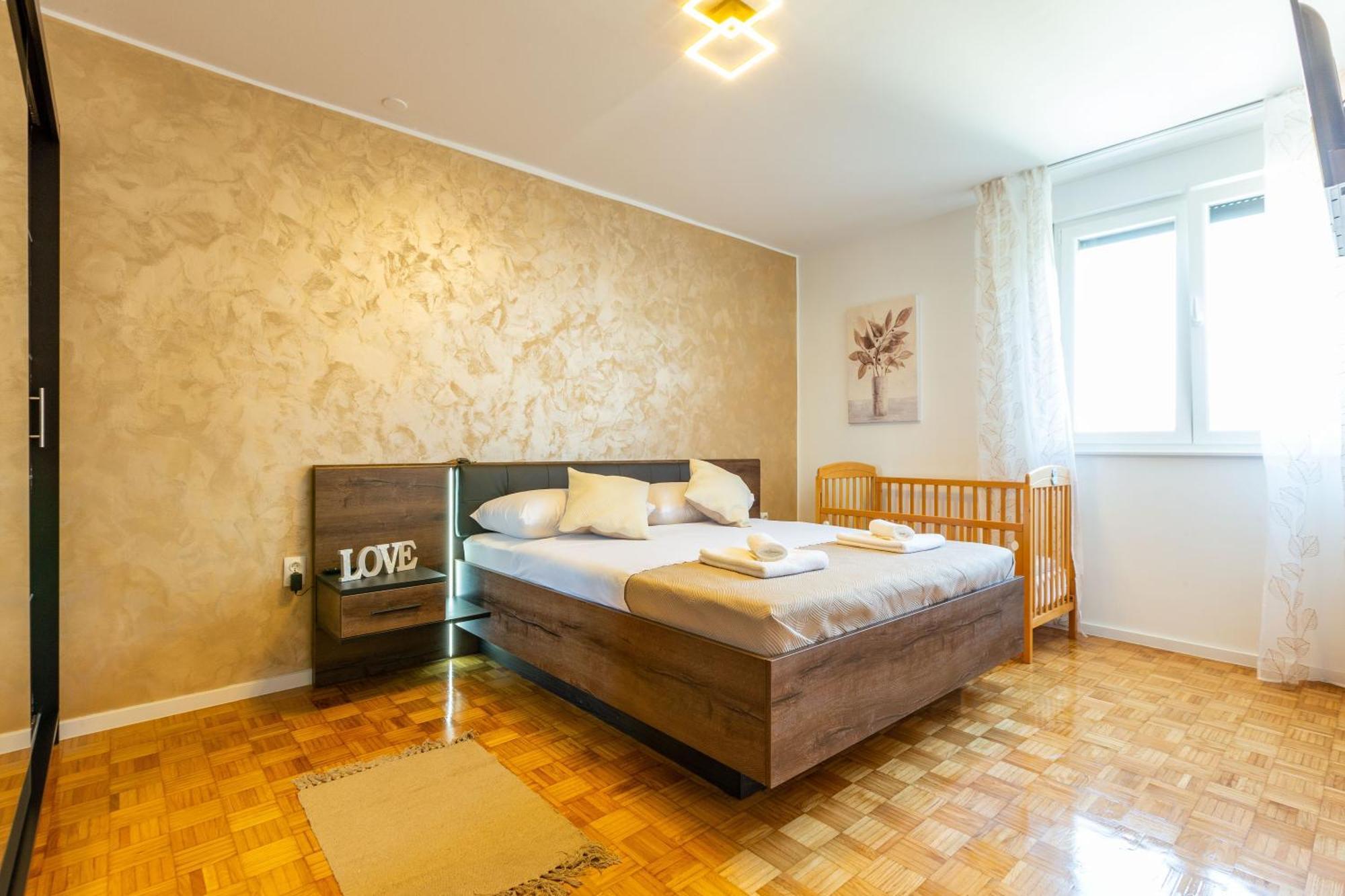 זאדאר Apolon 2Bdr Apartment With Balcony מראה חיצוני תמונה