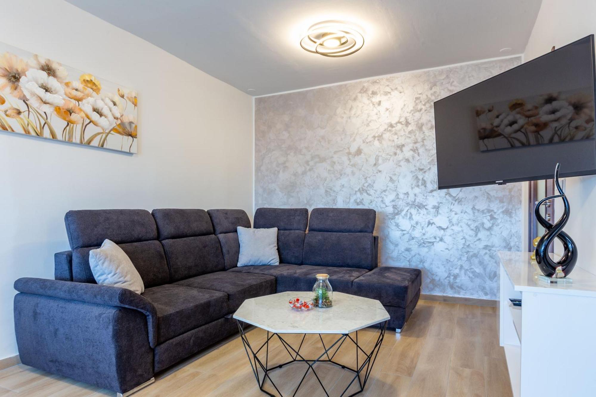 זאדאר Apolon 2Bdr Apartment With Balcony מראה חיצוני תמונה