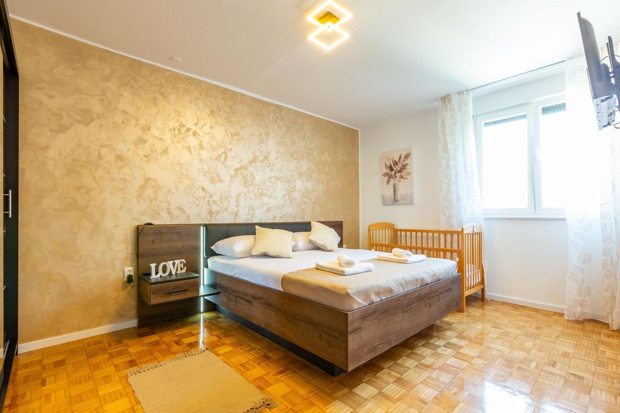 זאדאר Apolon 2Bdr Apartment With Balcony מראה חיצוני תמונה