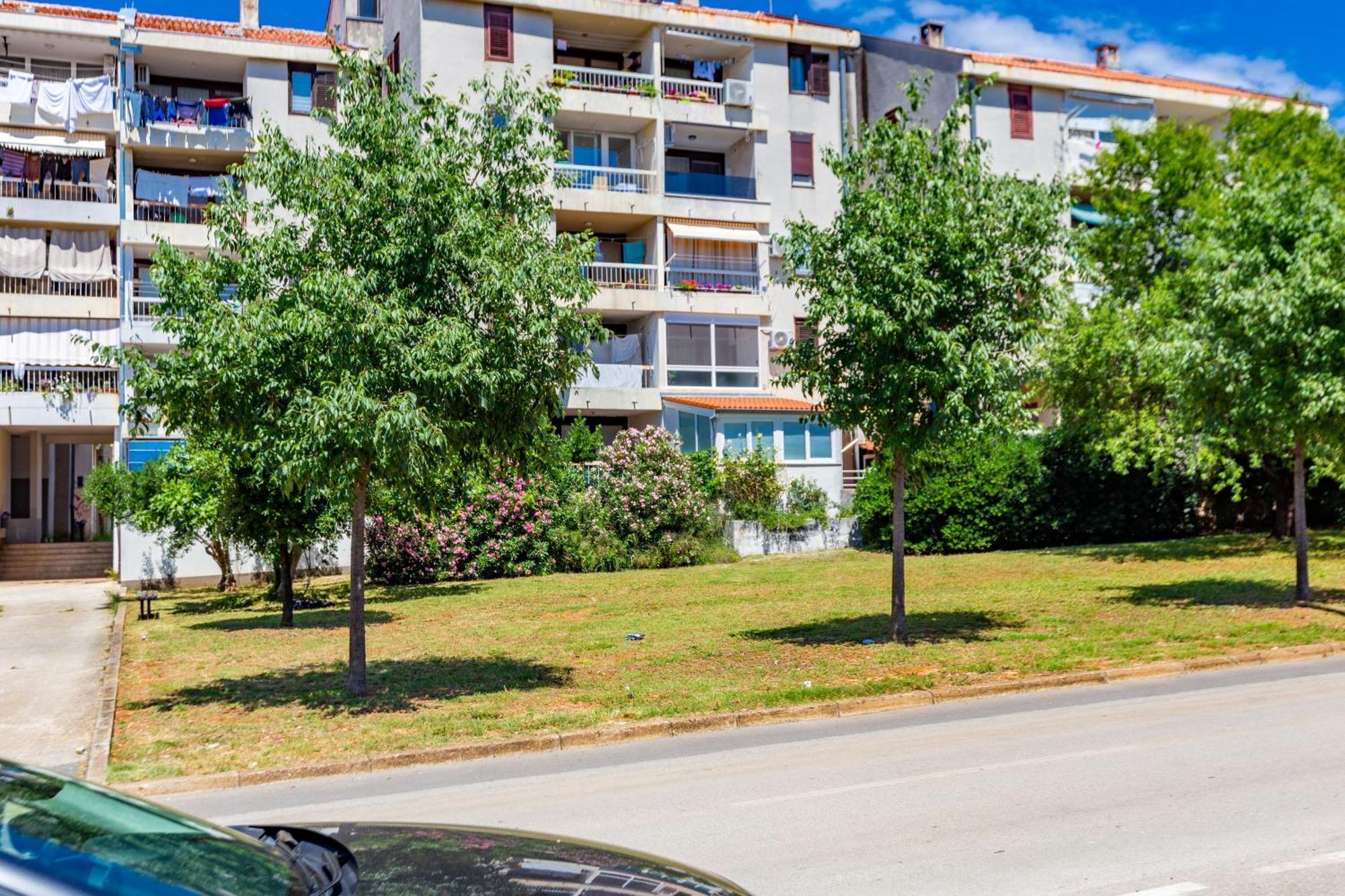 זאדאר Apolon 2Bdr Apartment With Balcony מראה חיצוני תמונה